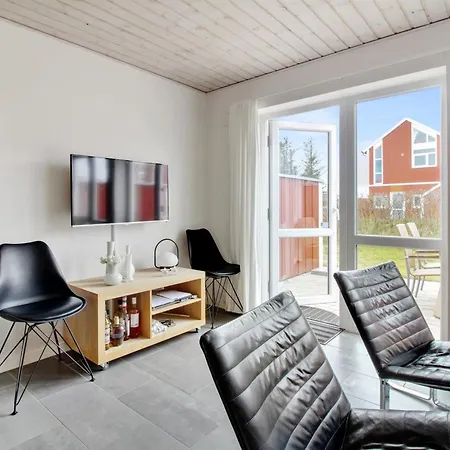 Holiday home Rikhard Lokken
